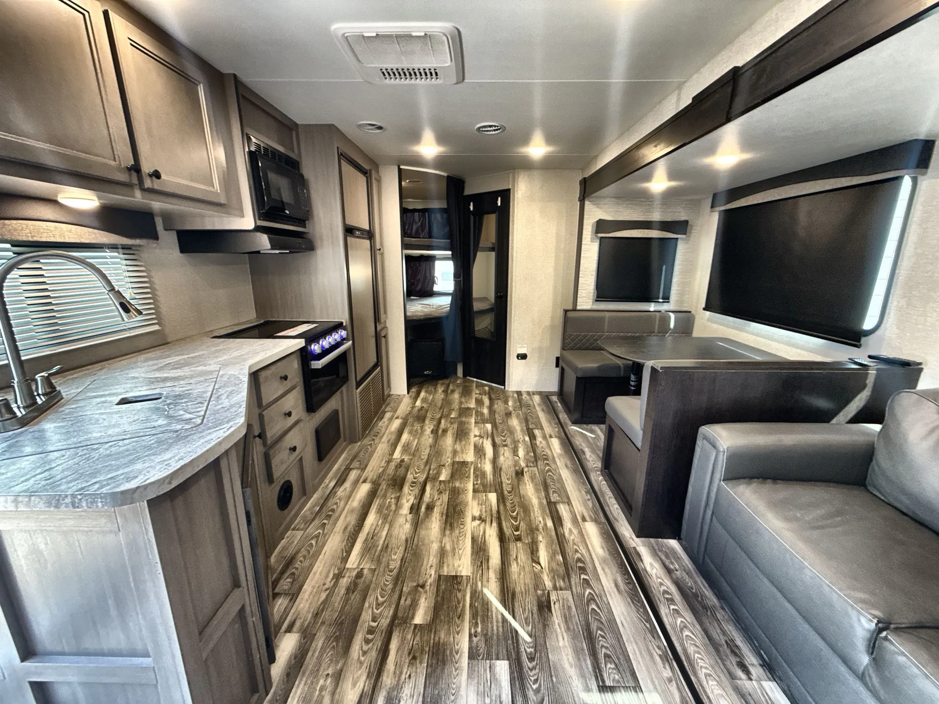 2022 Starcraft Super Lite 261BH — living area main