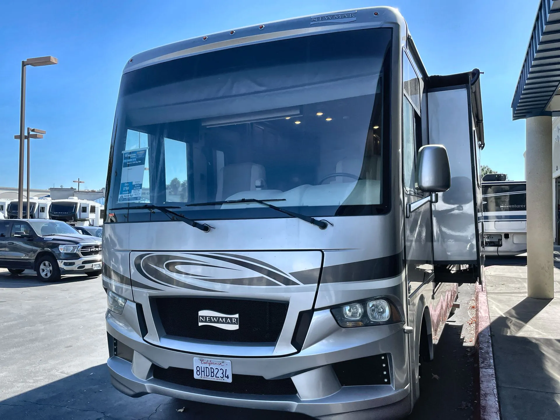 2019 Newmar Bay Star 3226 - Photo 2