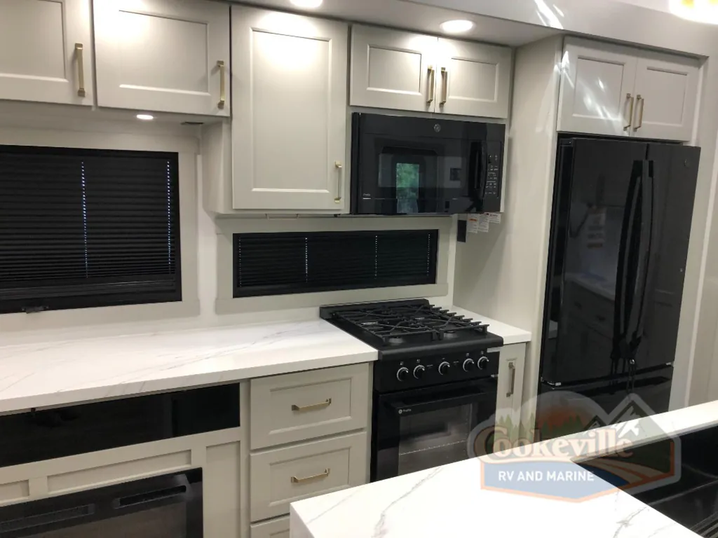 2026 Brinkley Model G 4100, Photos photo 16