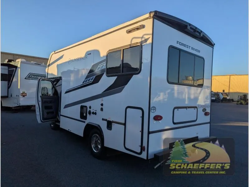 2026 Forest River Sunseeker LE 1950LE - Photo 4