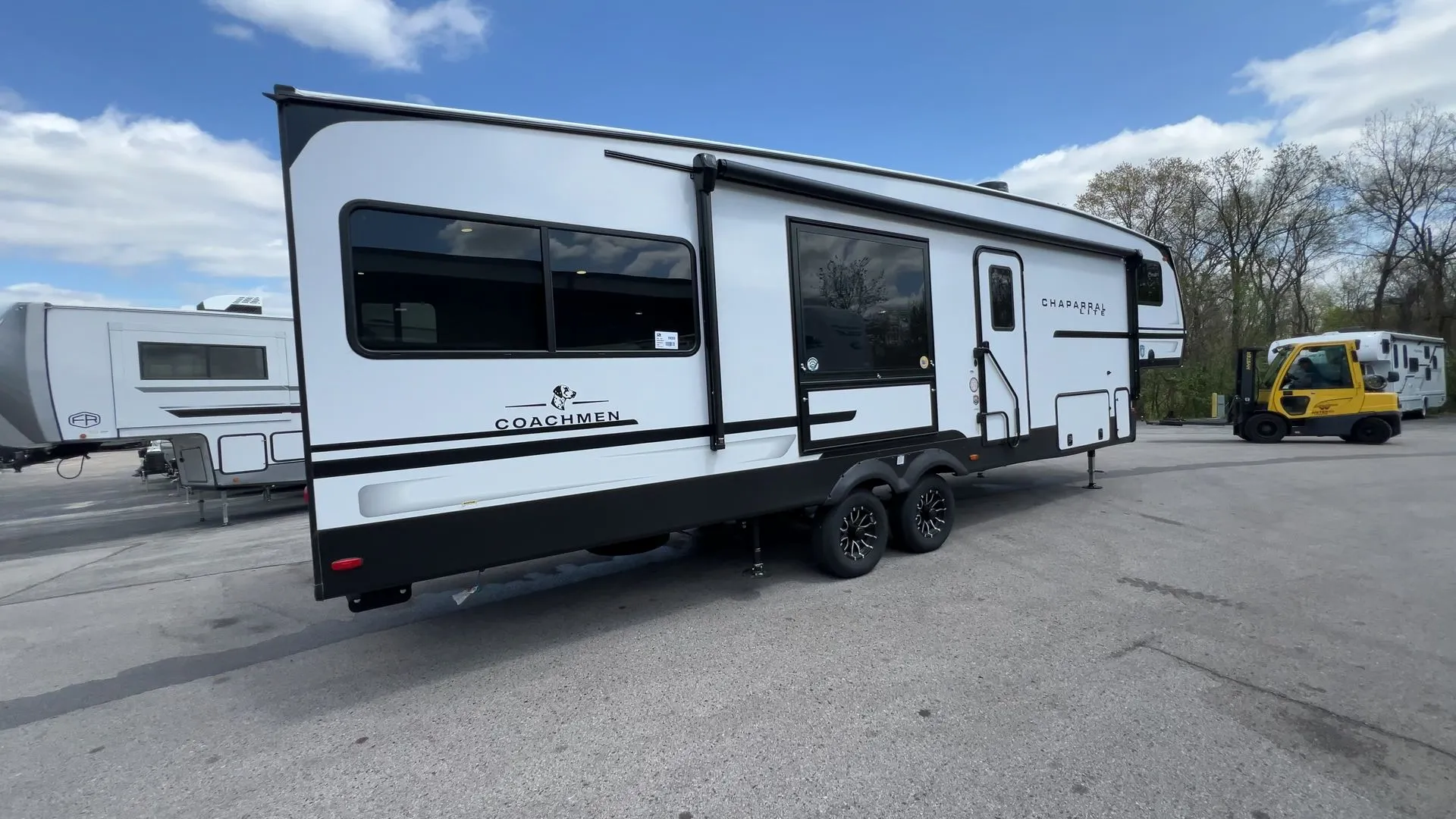 2026 Coachmen Chaparral Lite 27BAR - Photo 3
