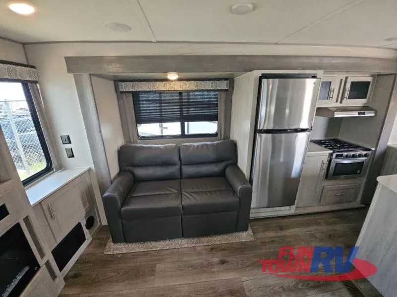 2022 Coachmen Catalina 333RETS - Photo 4