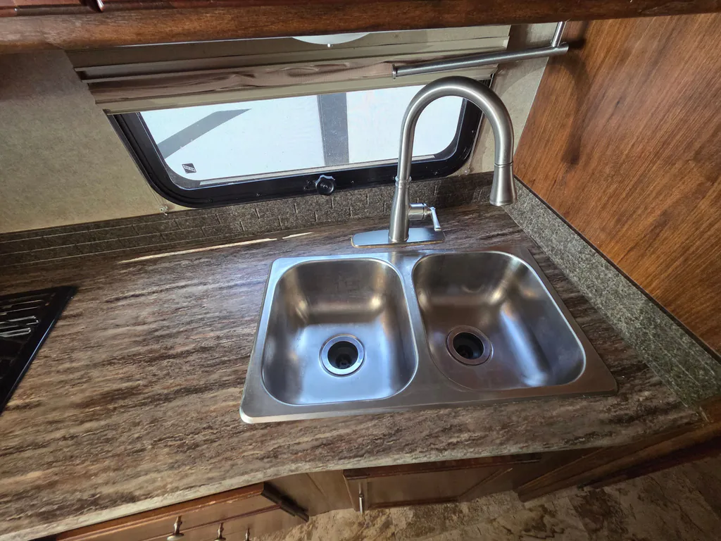 2017 Coachmen Pursuit 27KB, Photos photo 25