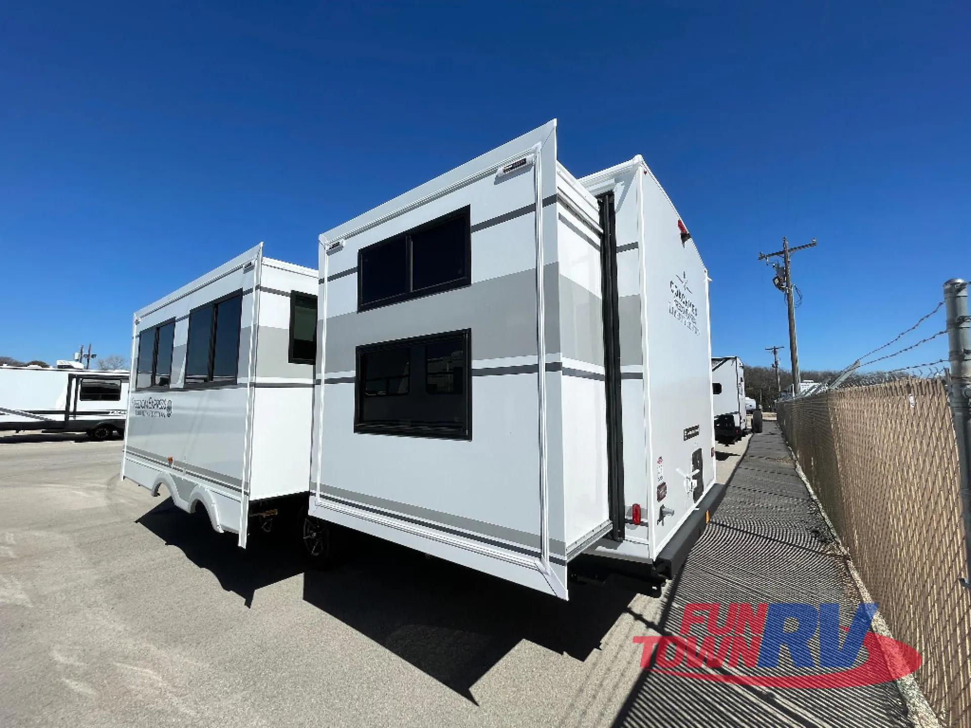 2026 Coachmen Freedom Express Liberty Edition 330BHJJ - Photo 3