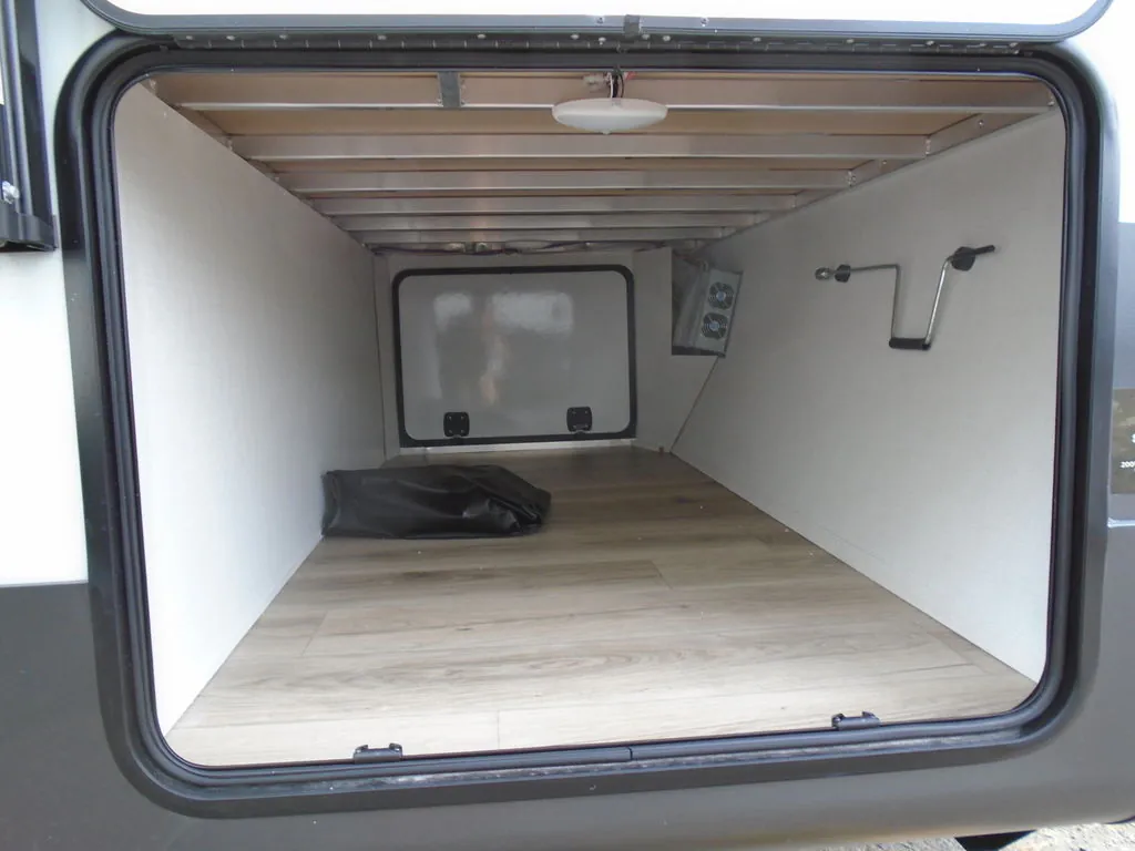 2027 Forest River Rockwood Ultra Lite 2706BH — Photo 5