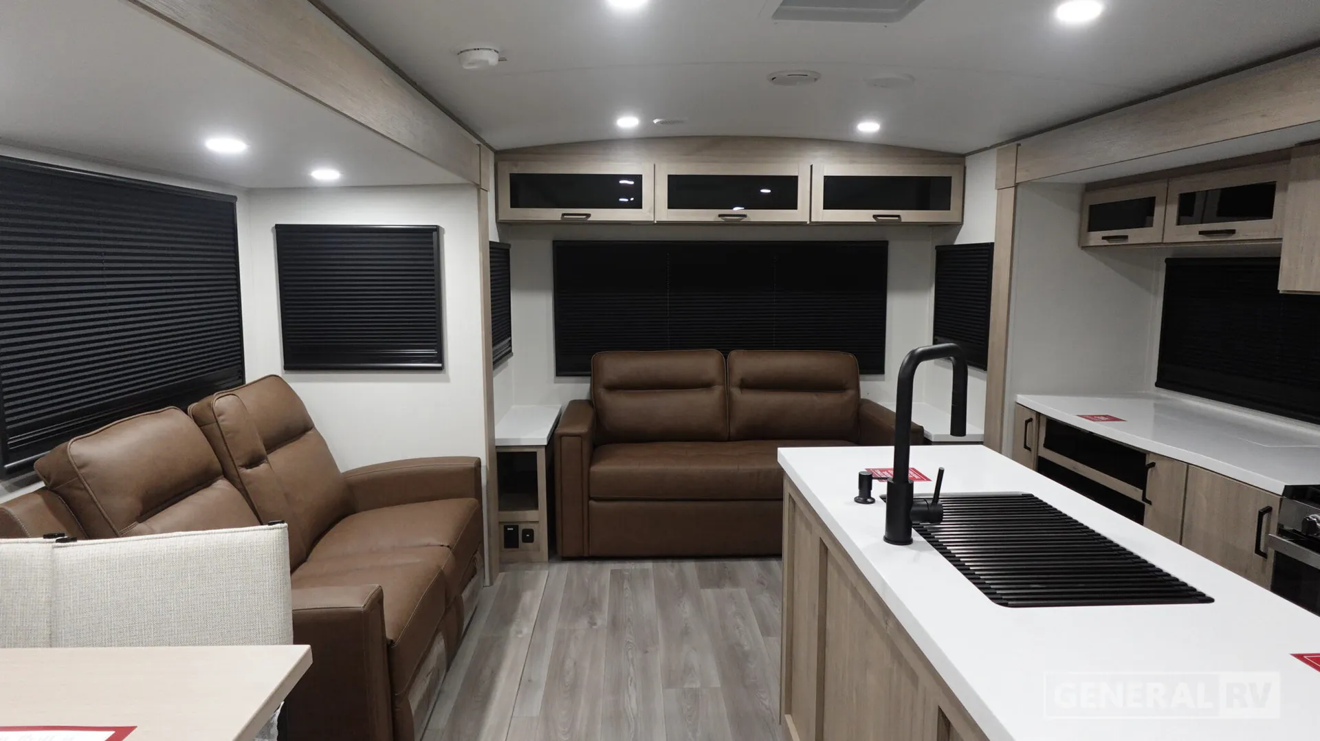 2026 Grand Design Imagine 2970RL - Photo 3