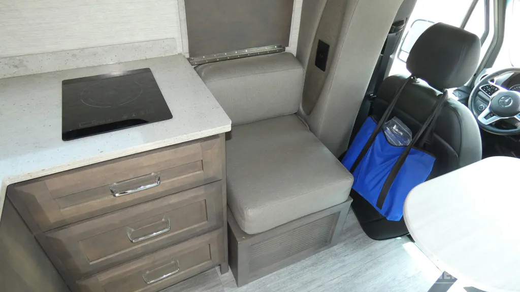 2024 Tiffin Wayfarer 25 RLW, Photos photo 17