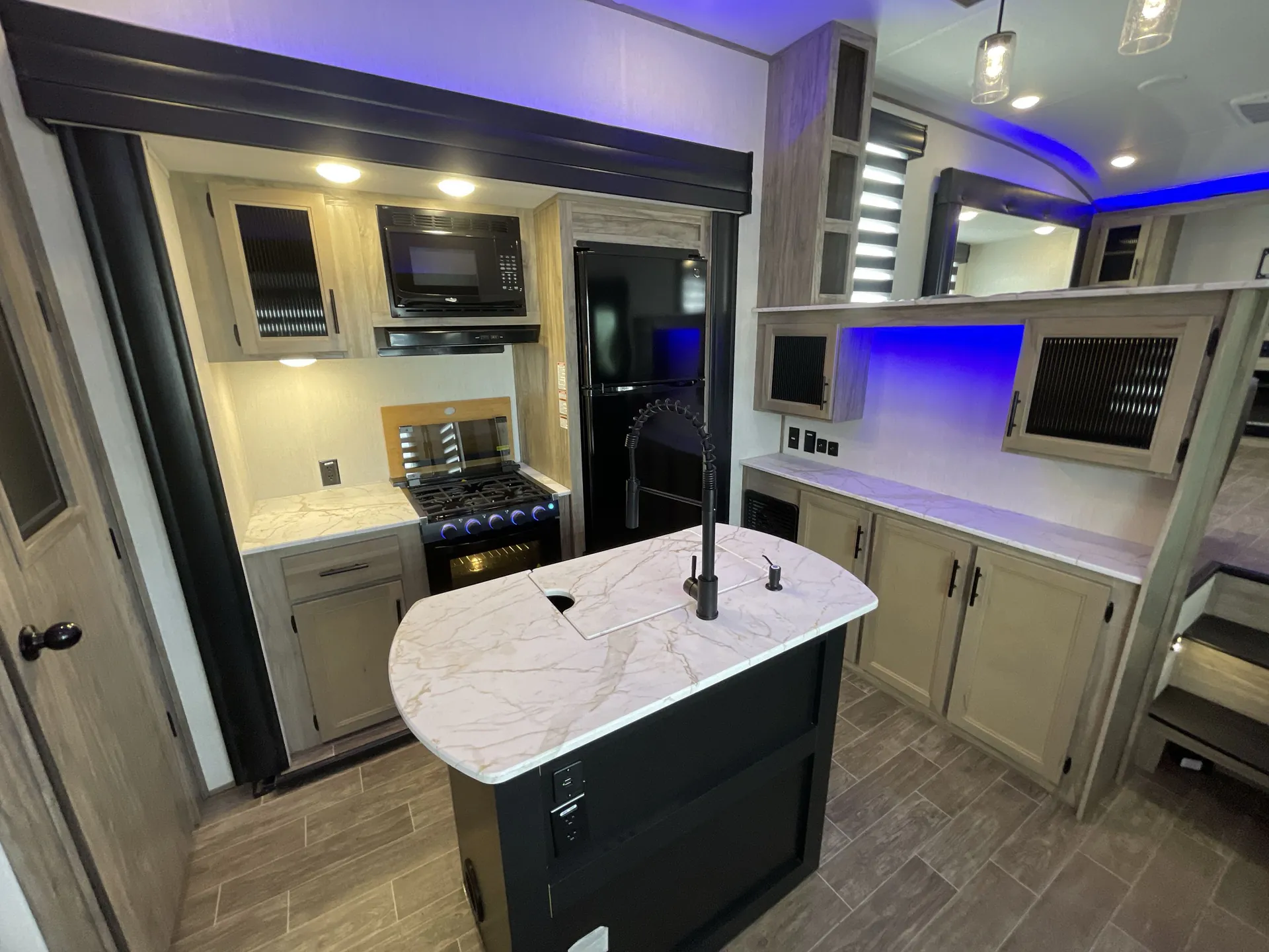 2022 Forest River Cherokee Arctic Wolf 3990 SUITE — living area main