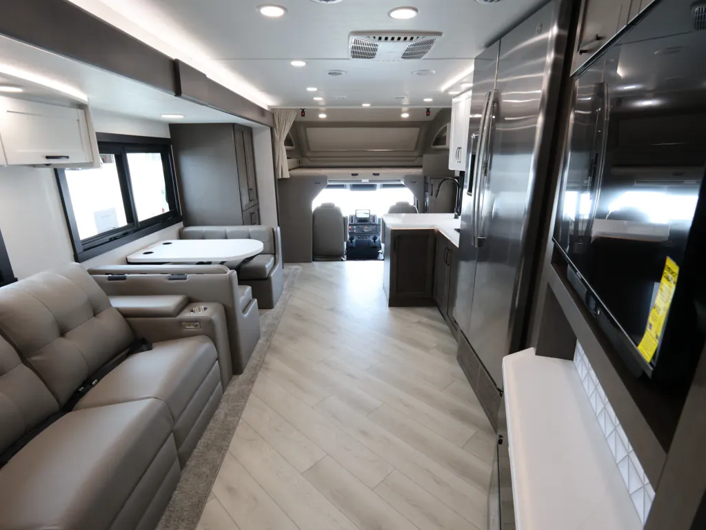 2027 Entegra Coach Accolade 37K, Photos photo 3