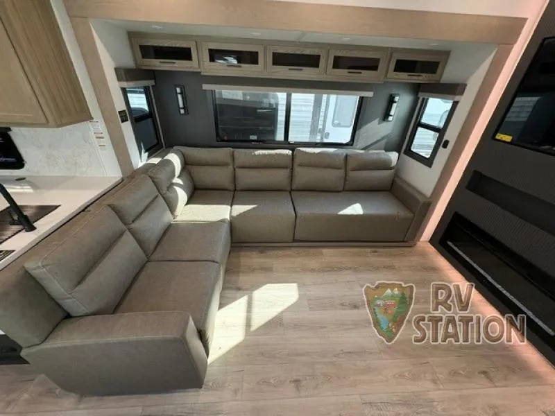 2026 Forest River Rockwood Signature 404SRK - Photo 4
