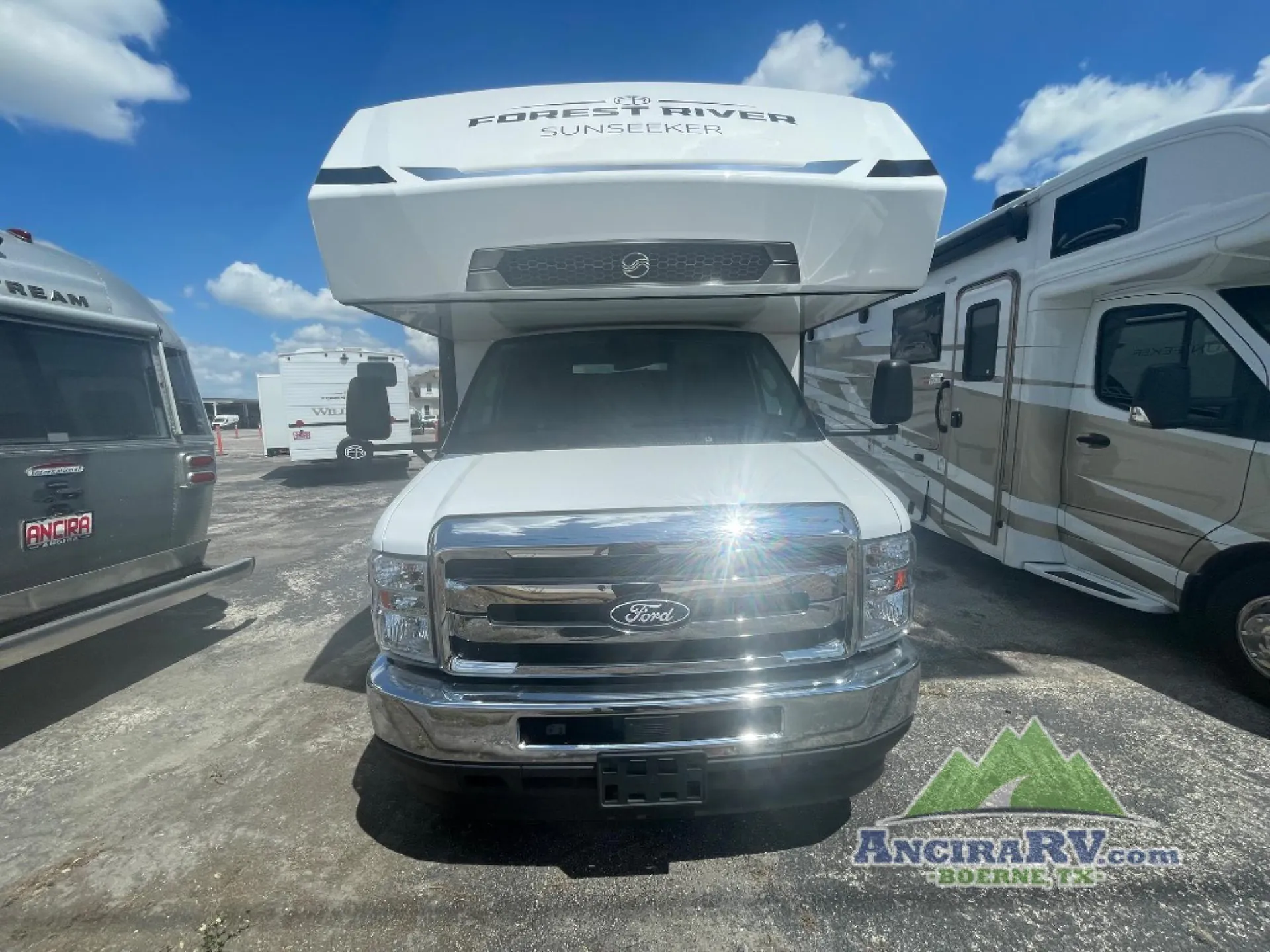 2027 Forest River Sunseeker LE 2350LE - Photo 3