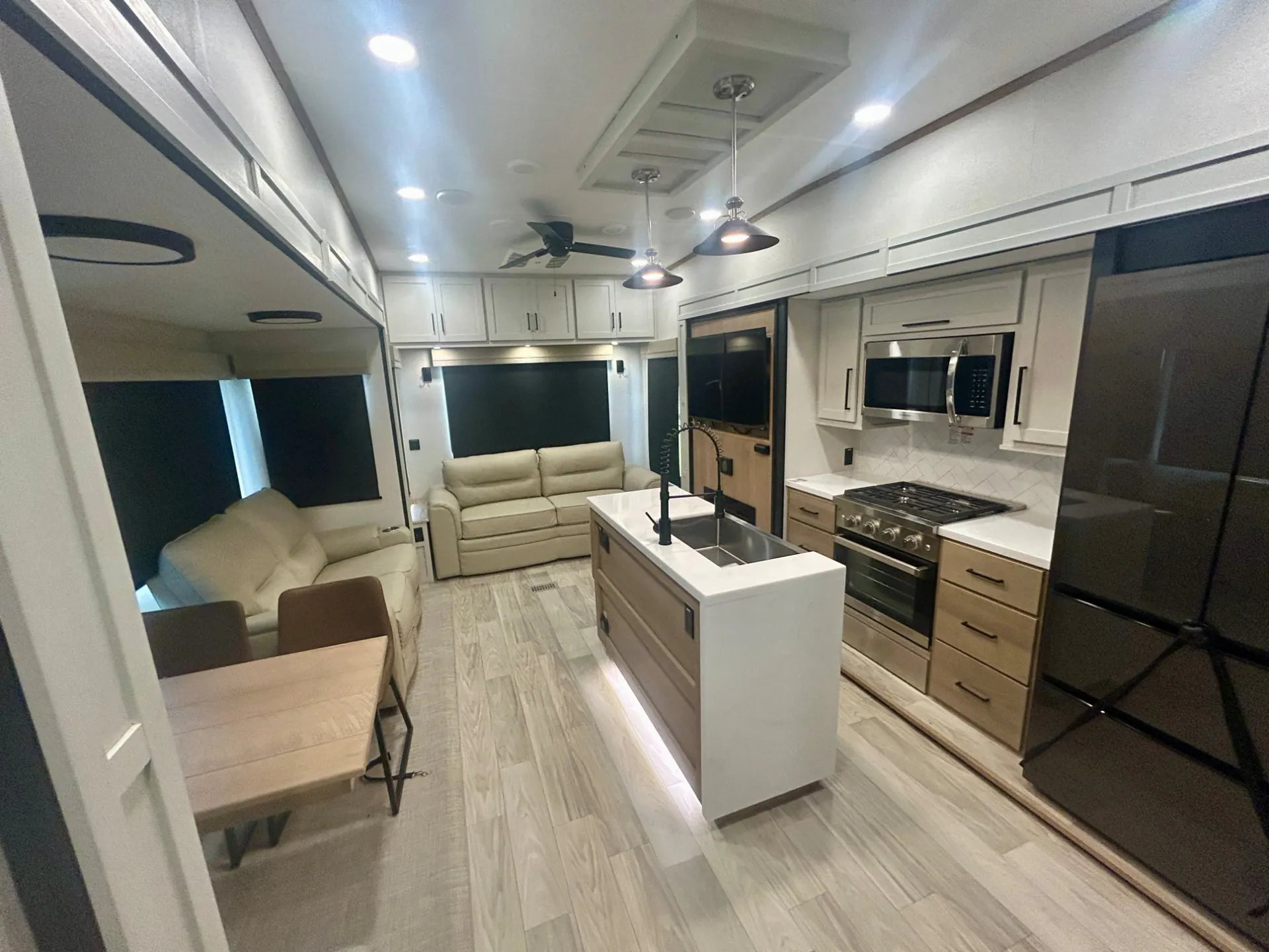 2025 Forest River Sandpiper 3370RLS - Photo 3