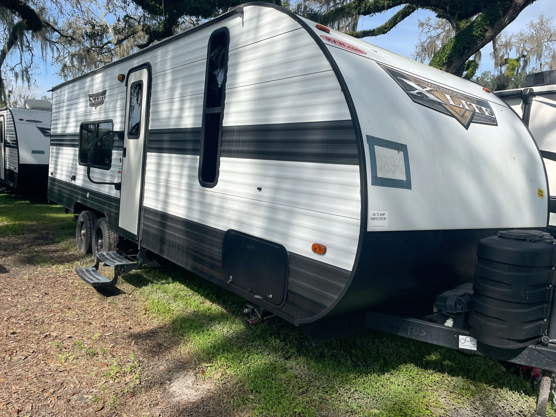 2023 Forest River Wildwood X-Lite 261BHXL