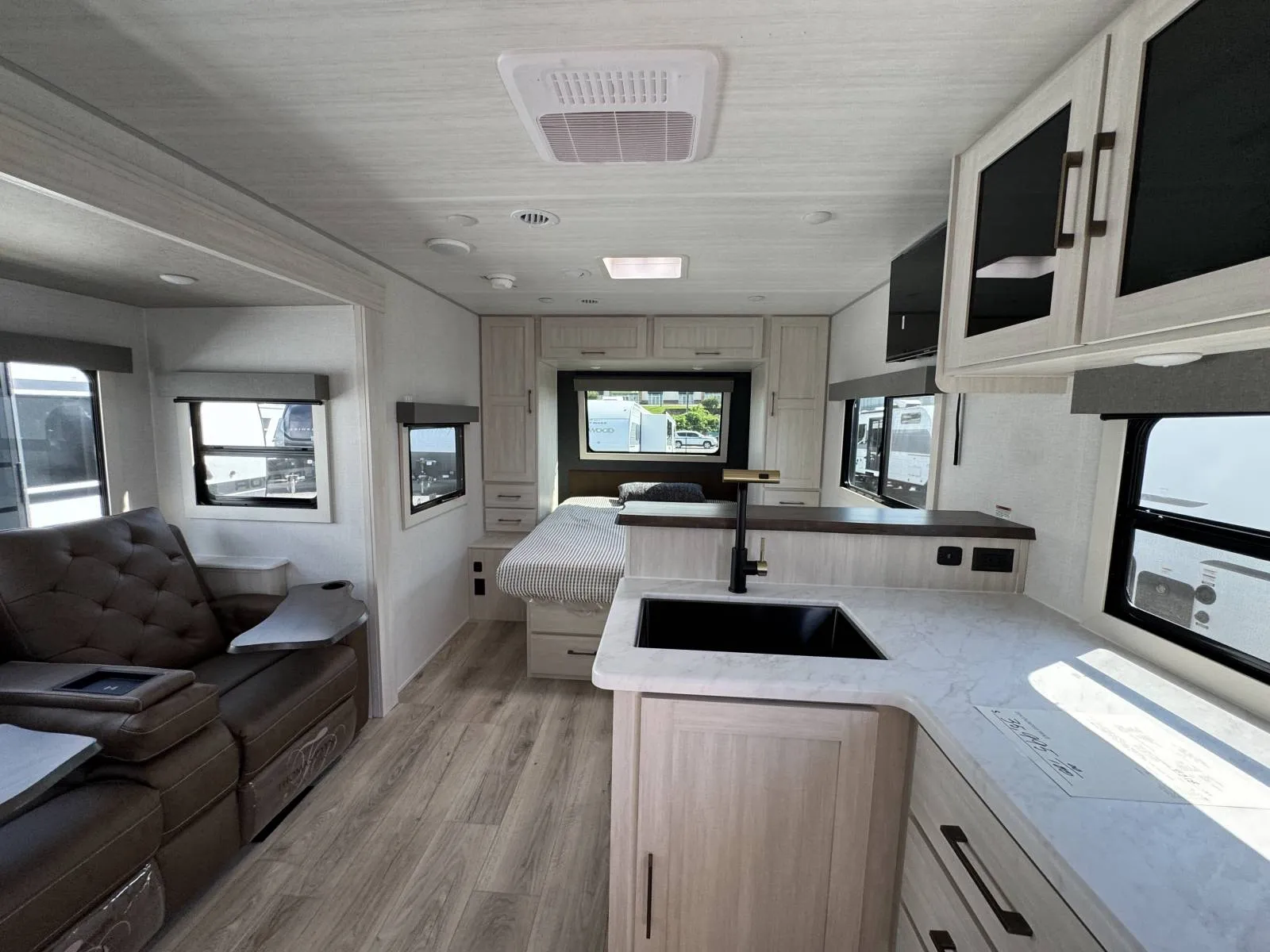 2026 Forest River Surveyor Legend 202RBLE — Photo 7