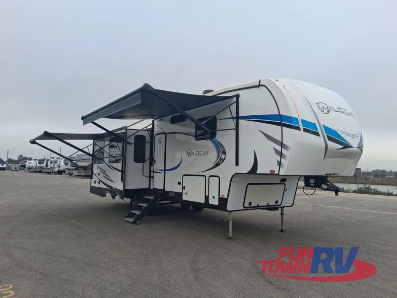 2022 Forest River Wildcat 333RLBS - Photo 2