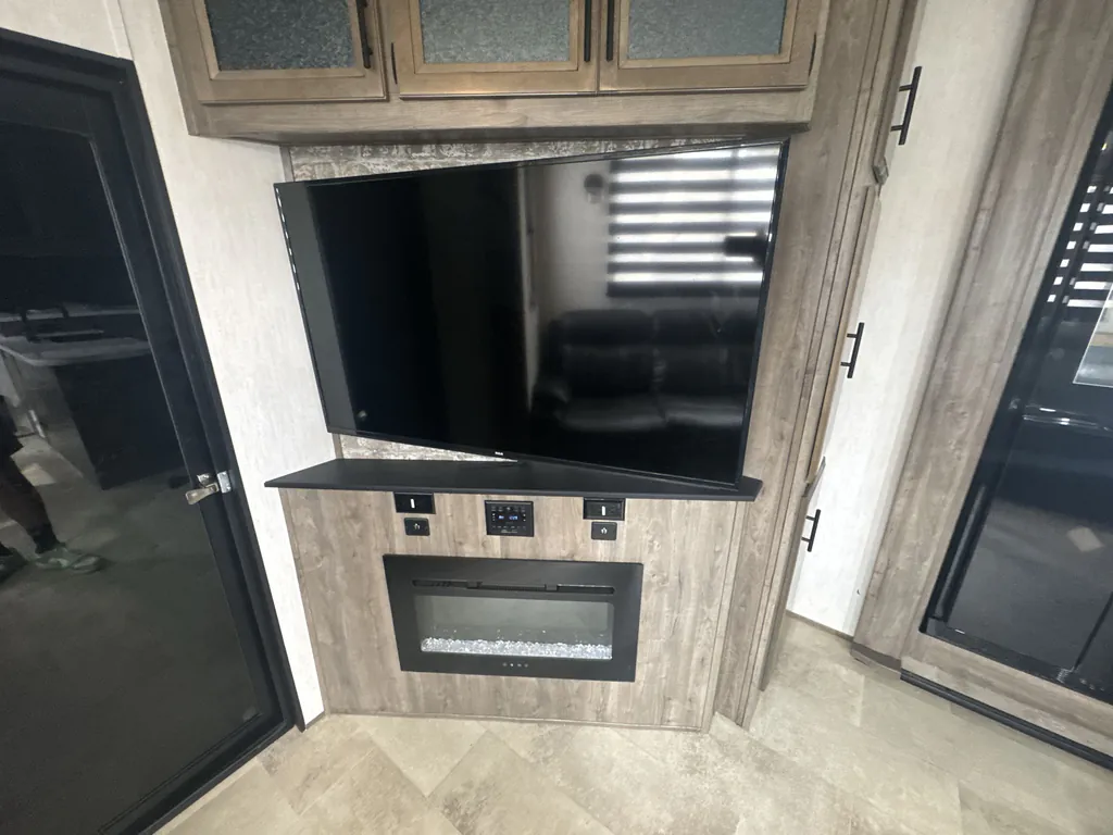 2021 Forest River Rogue Armored 351G2, Photos photo 11