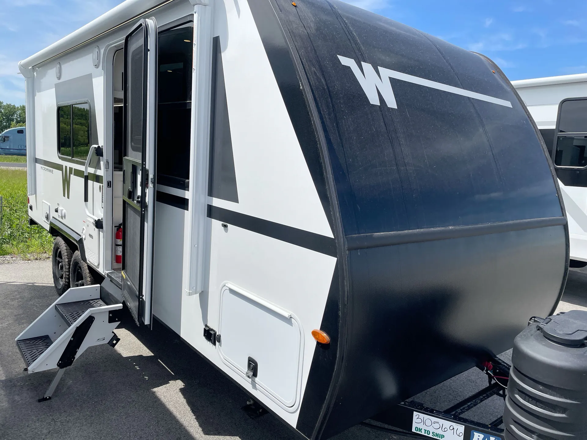 2026 Winnebago Micro Minnie 2200FBH - Photo 2