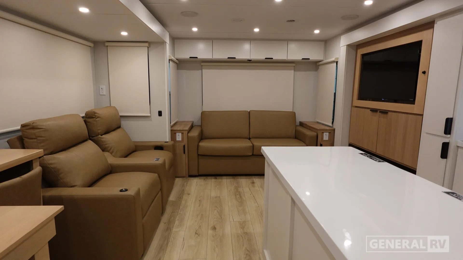 2026 Winnebago Thrive 29RLO - Photo 3