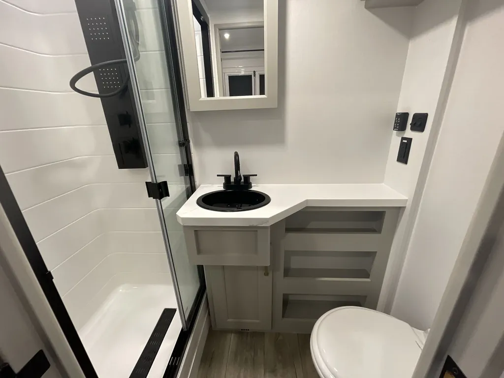 2026 Brinkley Model G 3970, Photos photo 25