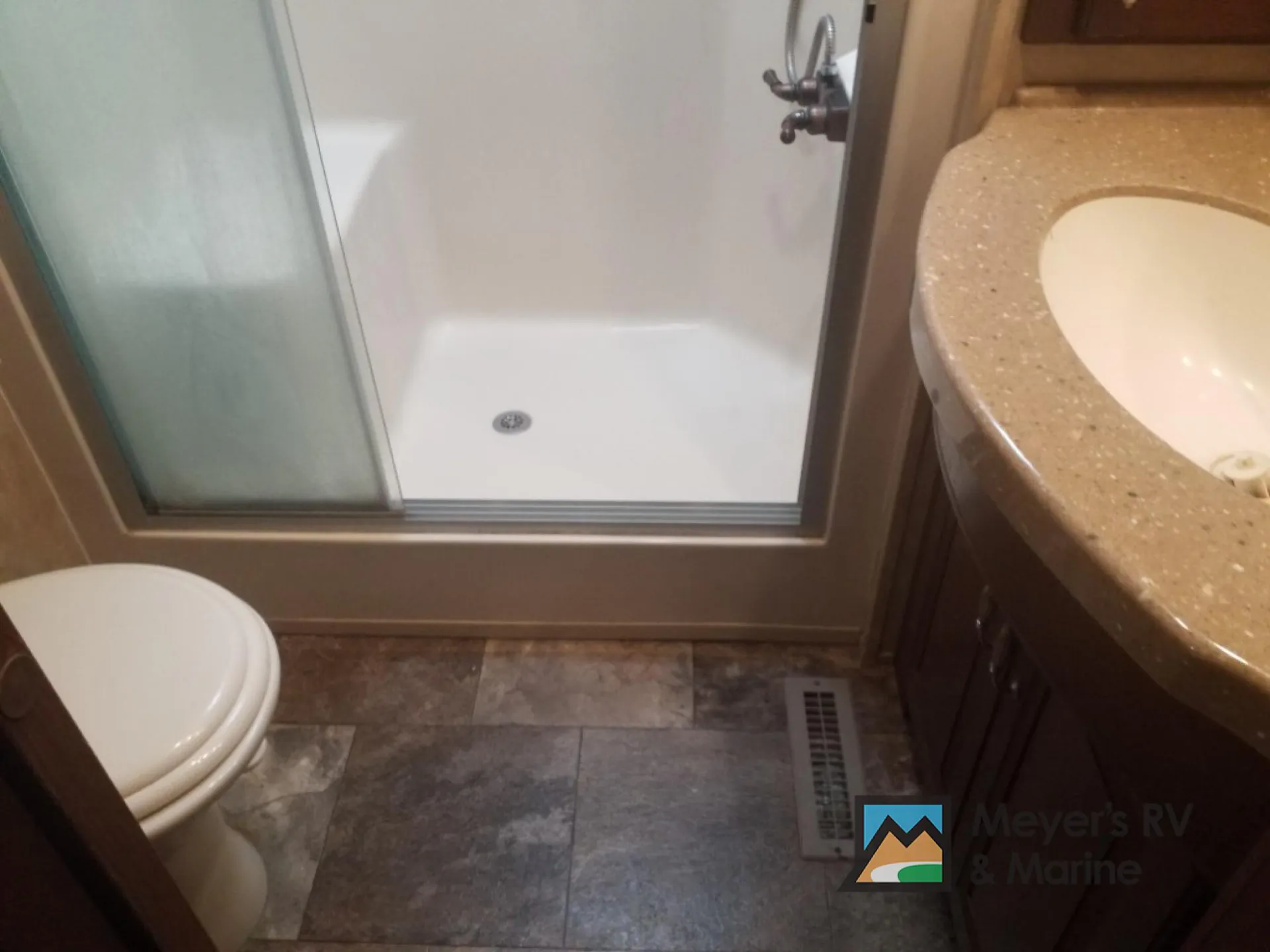 2015 Forest River Cedar Creek 36CKTS — Photo 7