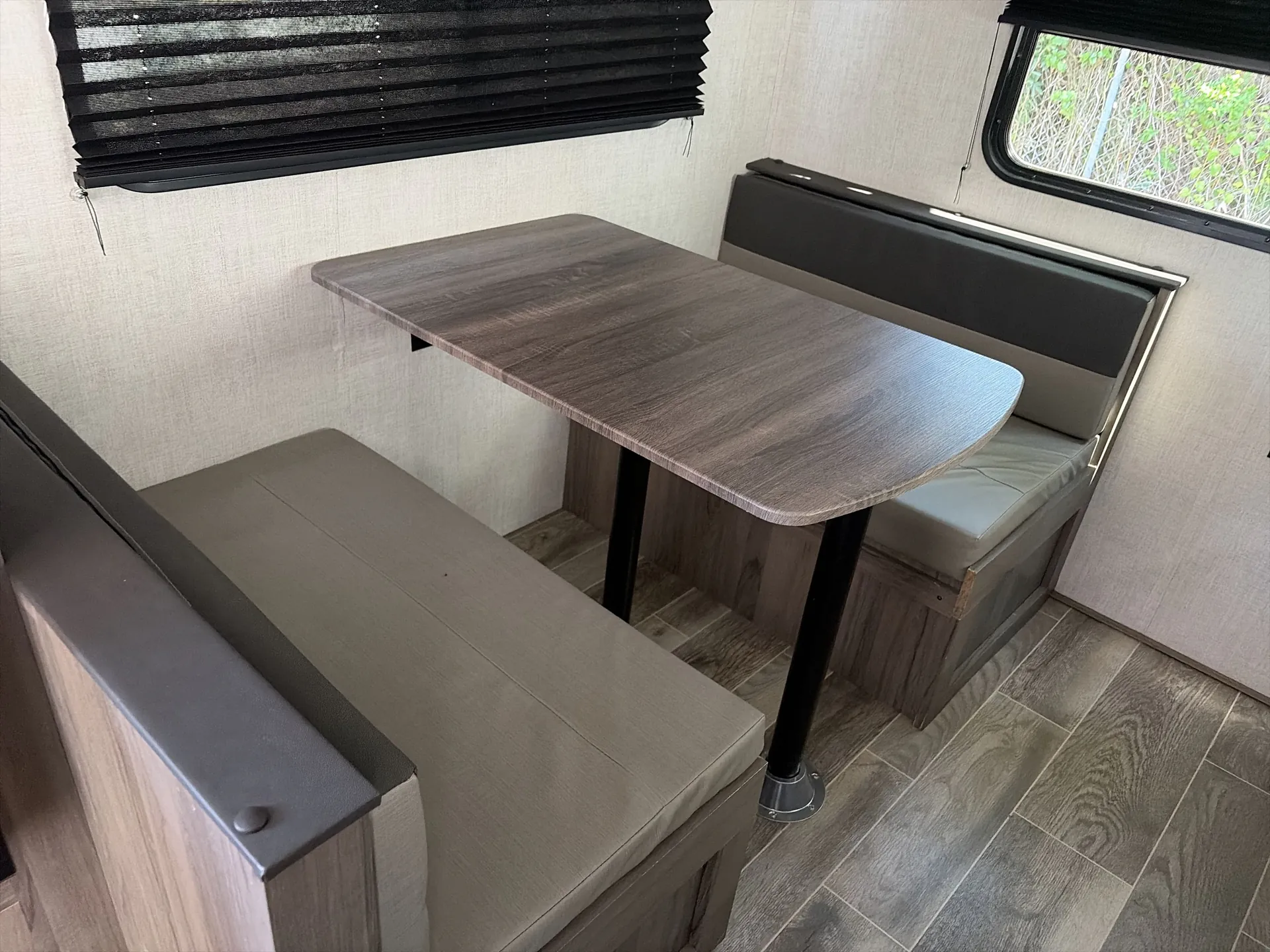 2022 Gulf Stream Ameri-Lite Ultra-Lite 22RSD — living area main
