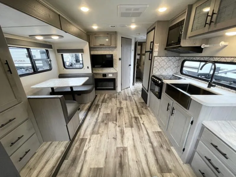 2023 Dutchmen Coleman Light 2515RL - Photo 4