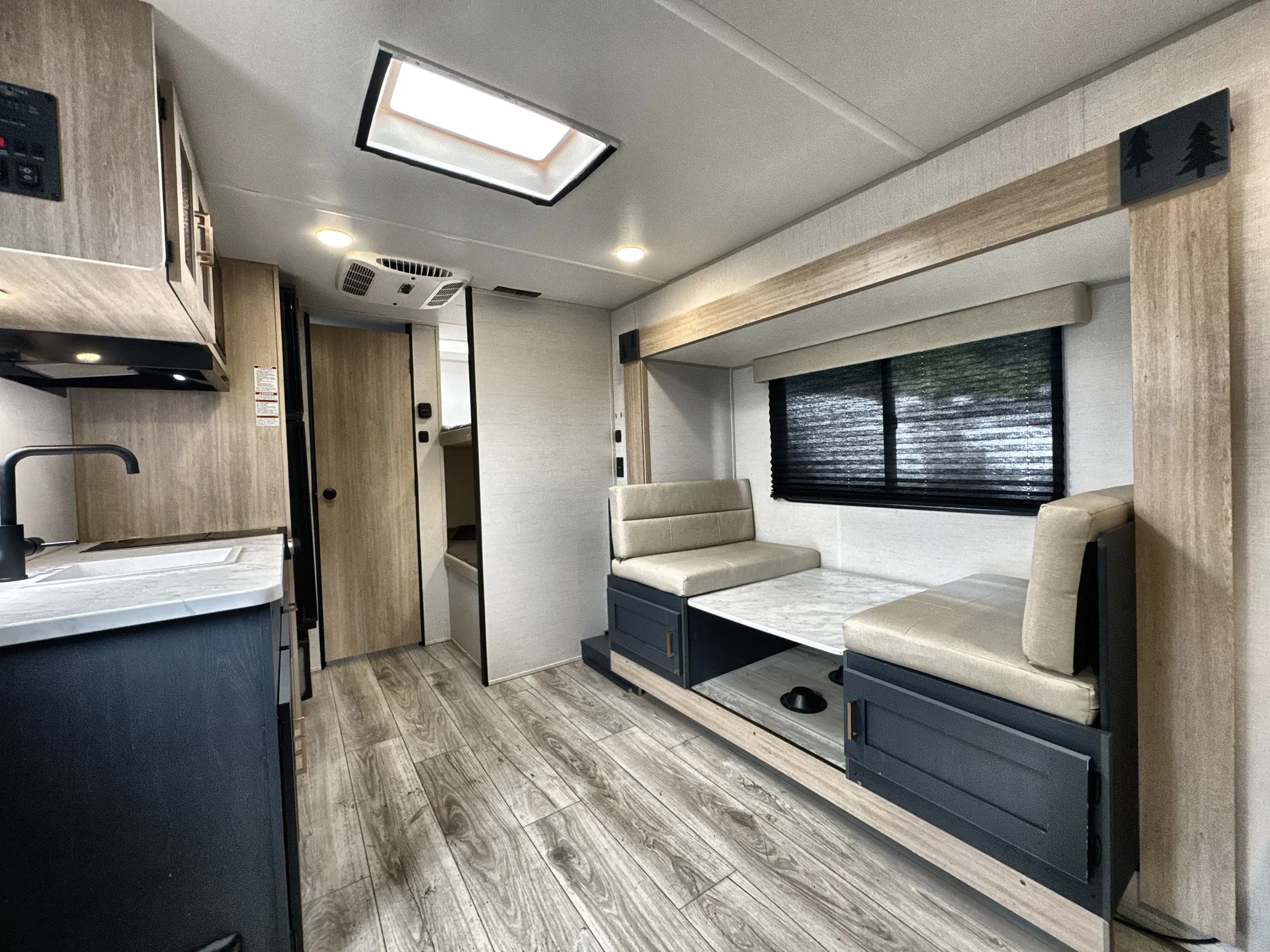 2024 Prime Time Avenger 17BHS — living area main