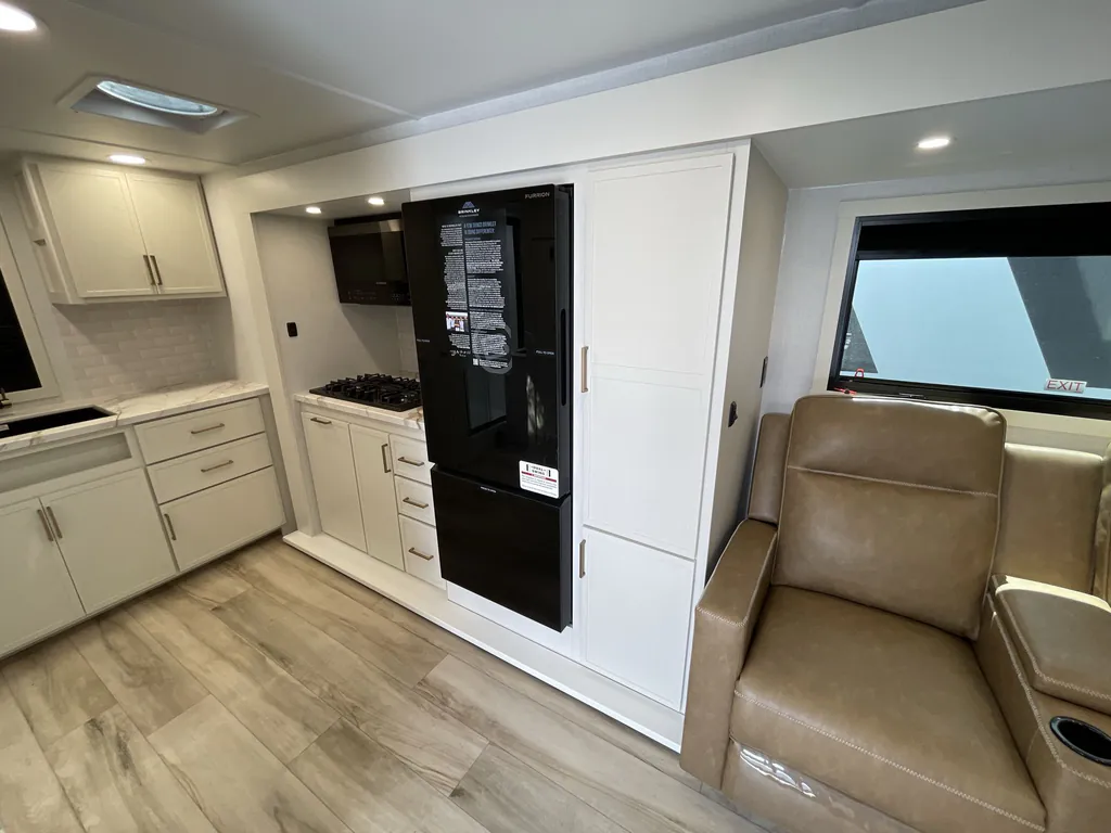 2026 Brinkley Model Ix 23X, Photos photo 11