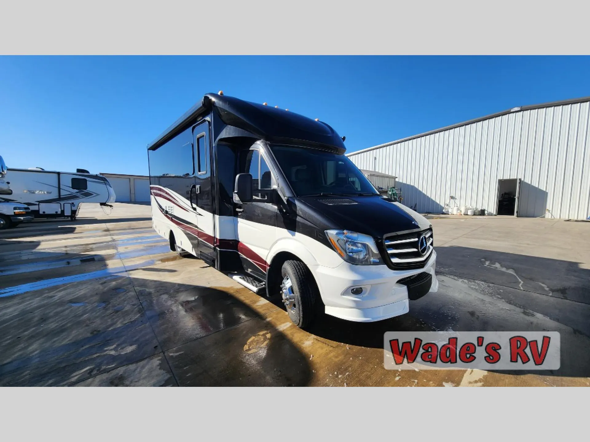 2015 Renegade RV Villagio 25HAB dealer photo 2 from Wade's RV