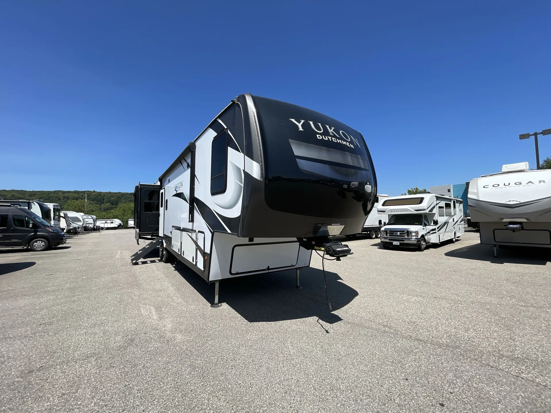 2021 Dutchmen Yukon 410RD dealer photo 1 from Camping World