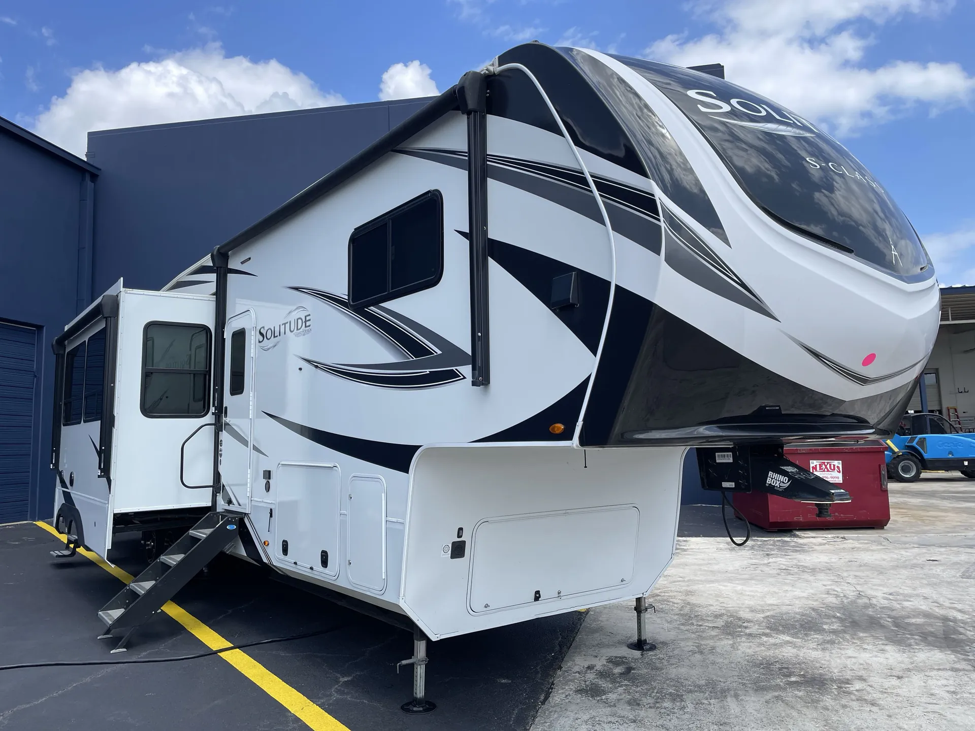 2023 Grand Design Solitude 3740BH-R - Photo 2