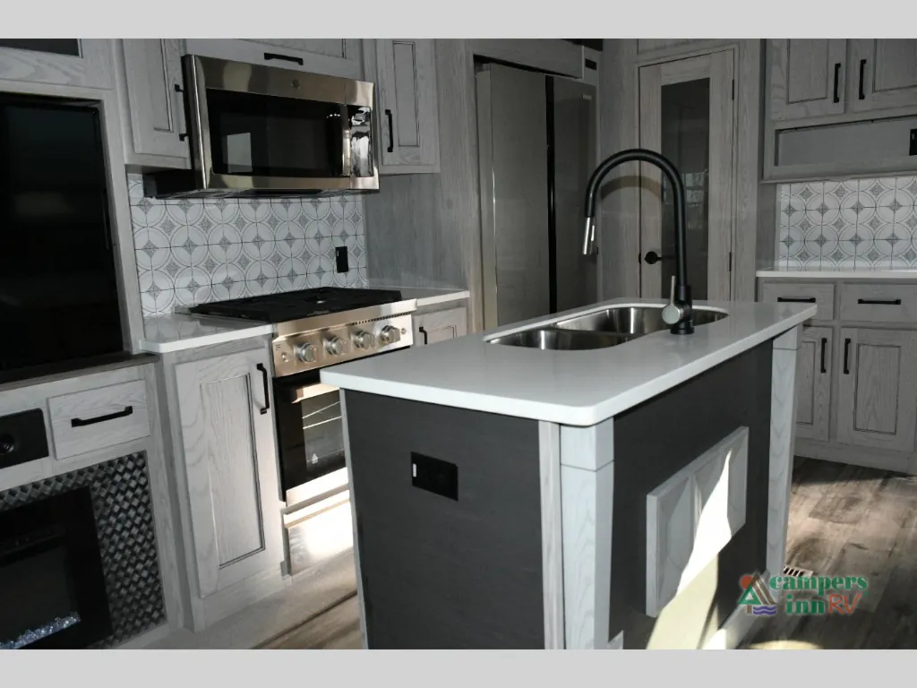 2024 Keystone Montana High Country 385BR, Photos photo 14