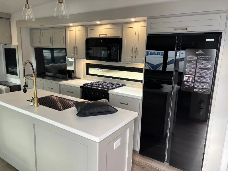 2026 Brinkley Model Z 3600, Photos photo 3