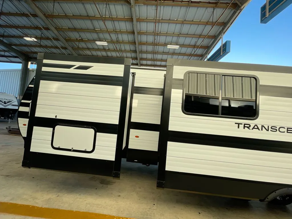2027 Grand Design Transcend 335BHT, Photos photo 4