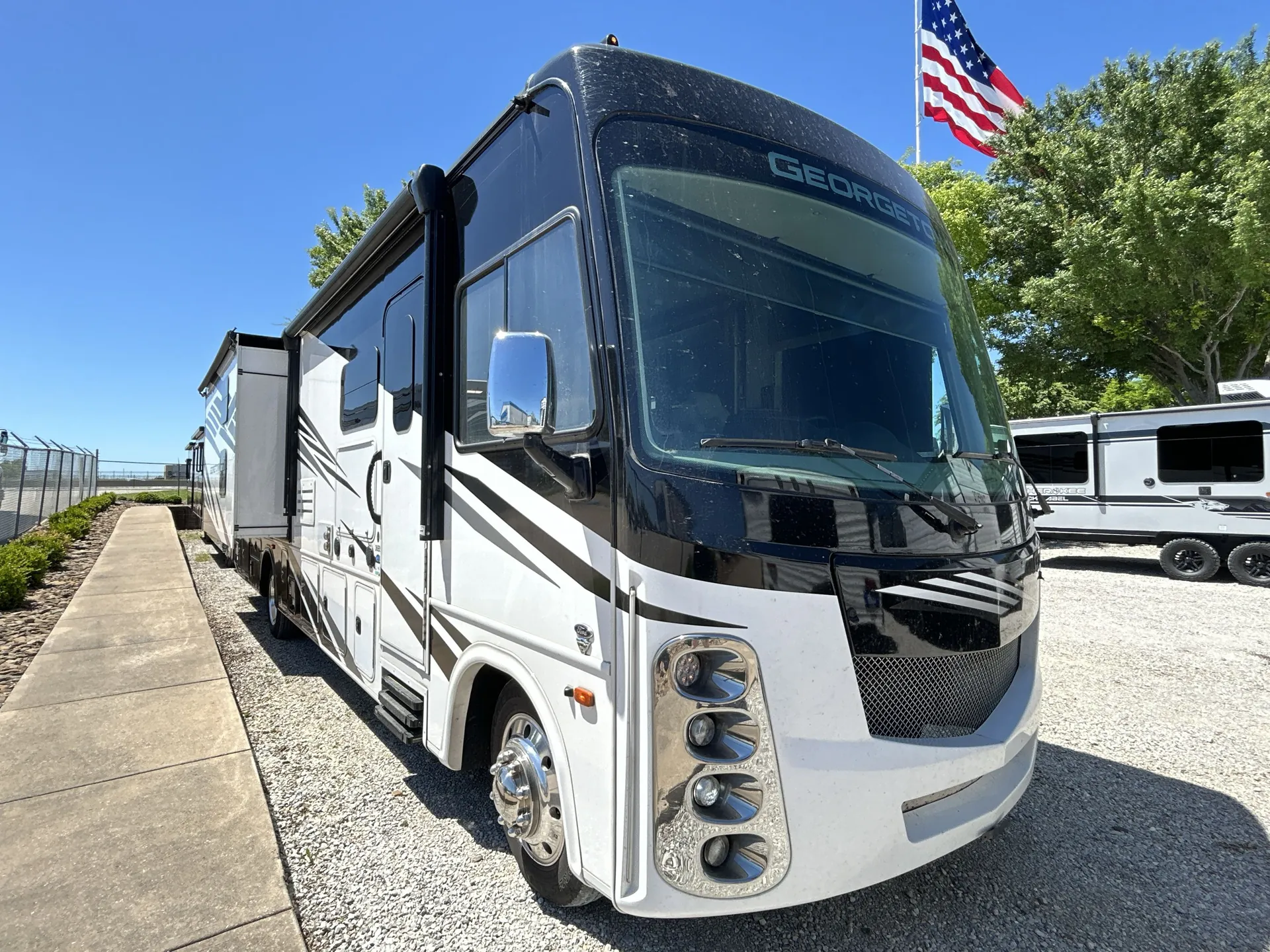 2023 Forest River Georgetown 5 Series GT5 36B5 - Photo 2