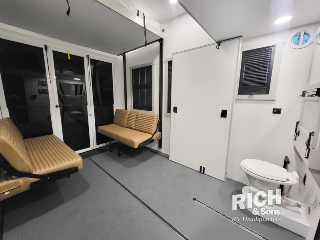 2026 Brinkley Model G 4100, Photos photo 31