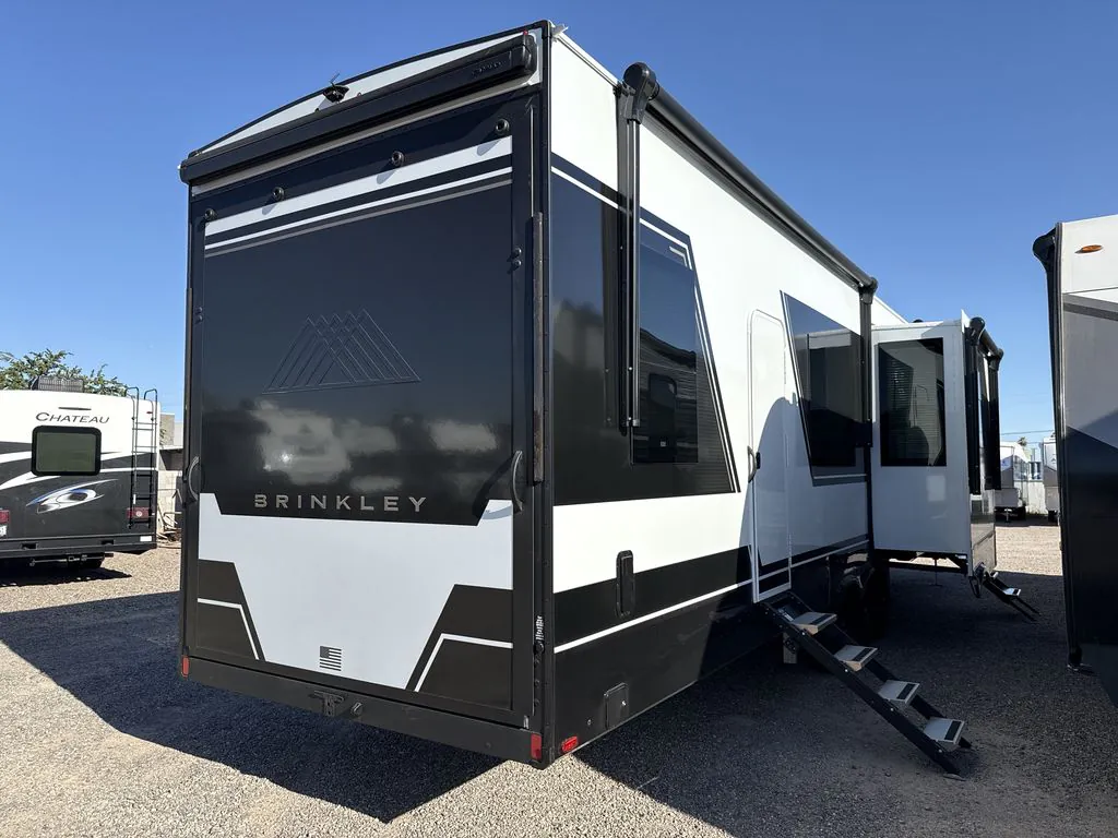 2026 Brinkley Model G 4000, Photos photo 2