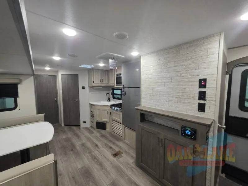 2026 Coachmen RV Catalina Summit Series 8 281QBUNK - Photo 4