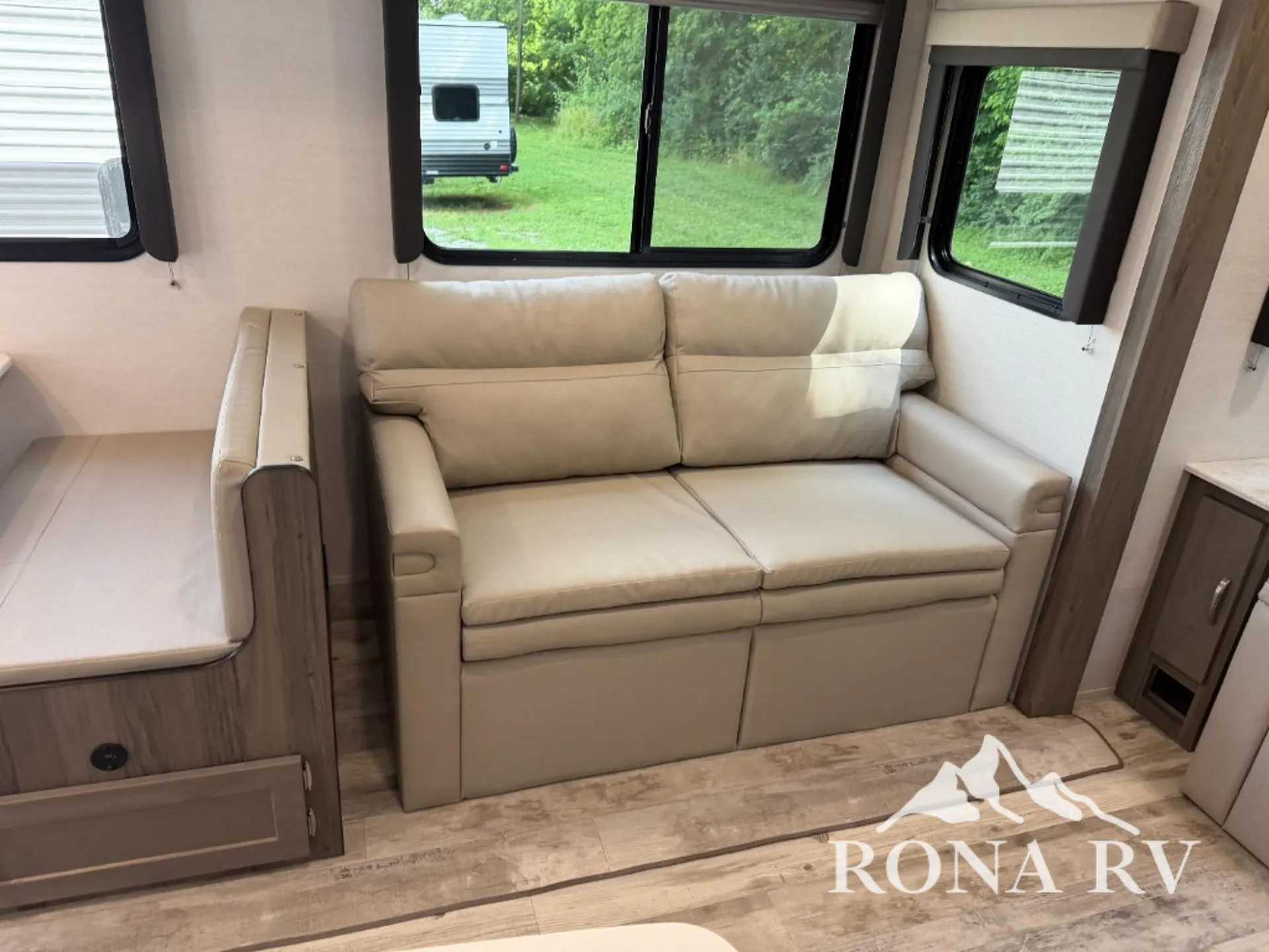 2026 Gulf Stream Envision 290RL dealer photo 5 from Rona RV