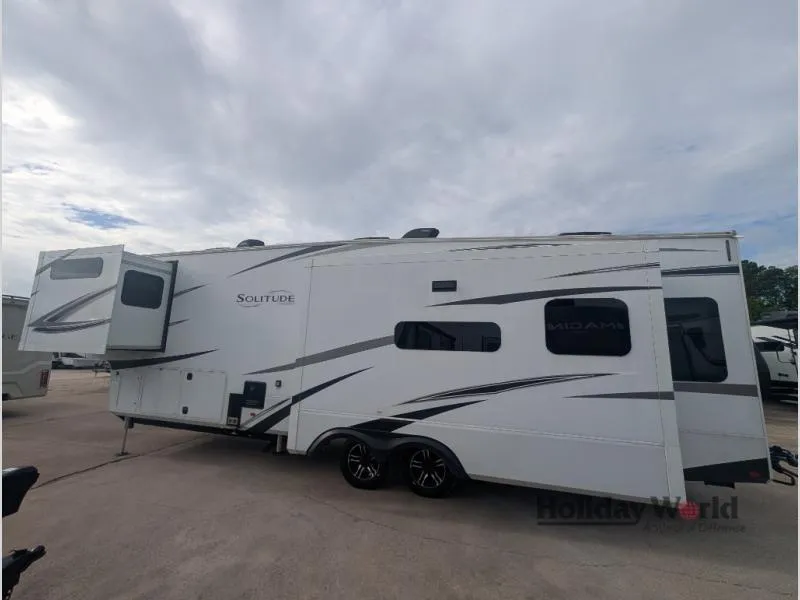 2024 Grand Design Solitude 370DV - Photo 4