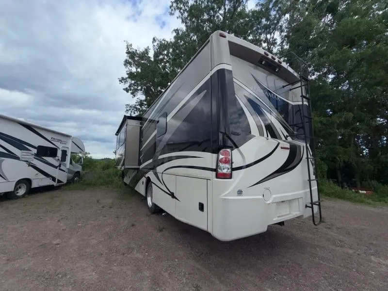 2015 Thor Motor Coach Miramar 34.1 - Photo 4