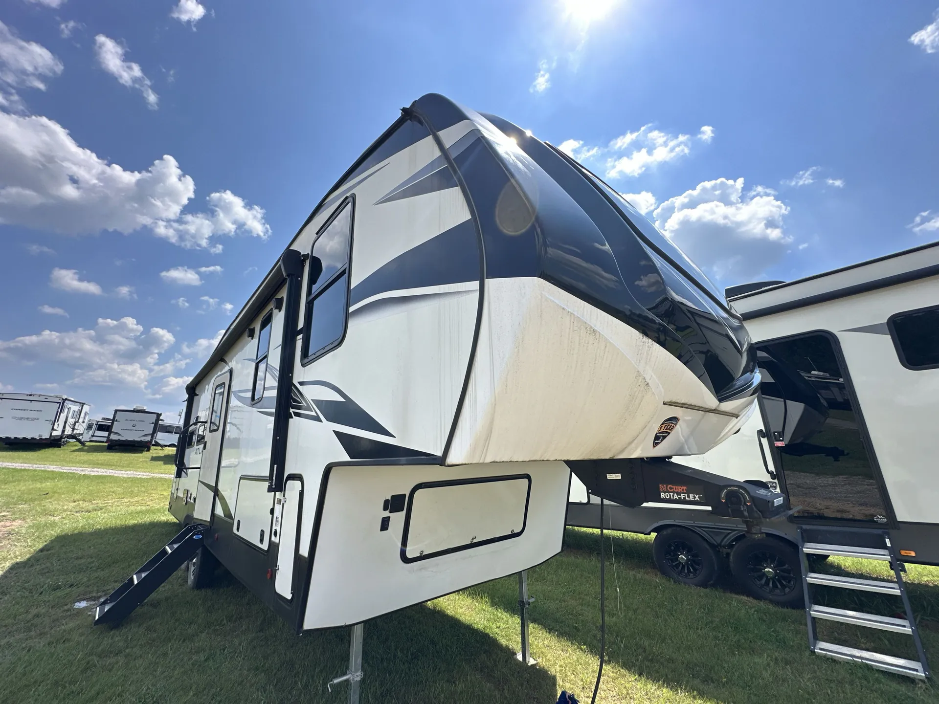 2022 Dutchmen Atlas 2942BHF - Photo 2