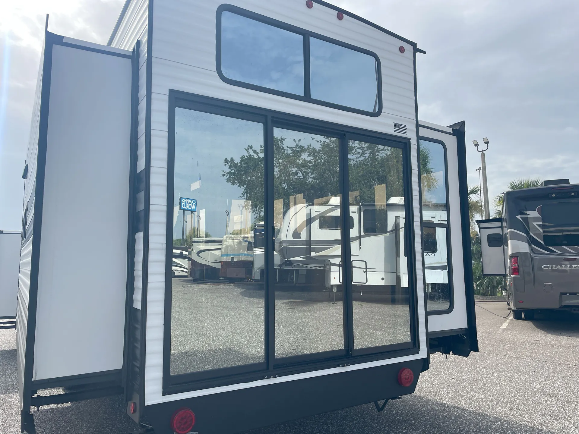 2027 Forest River Cherokee Timberwolf 39JM — backside