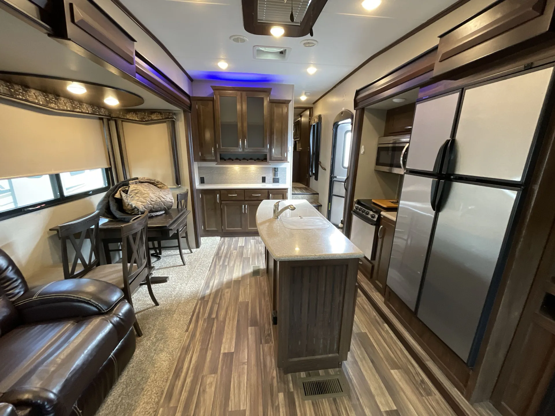 2017 Keystone Montana High Country 305RL — living area main