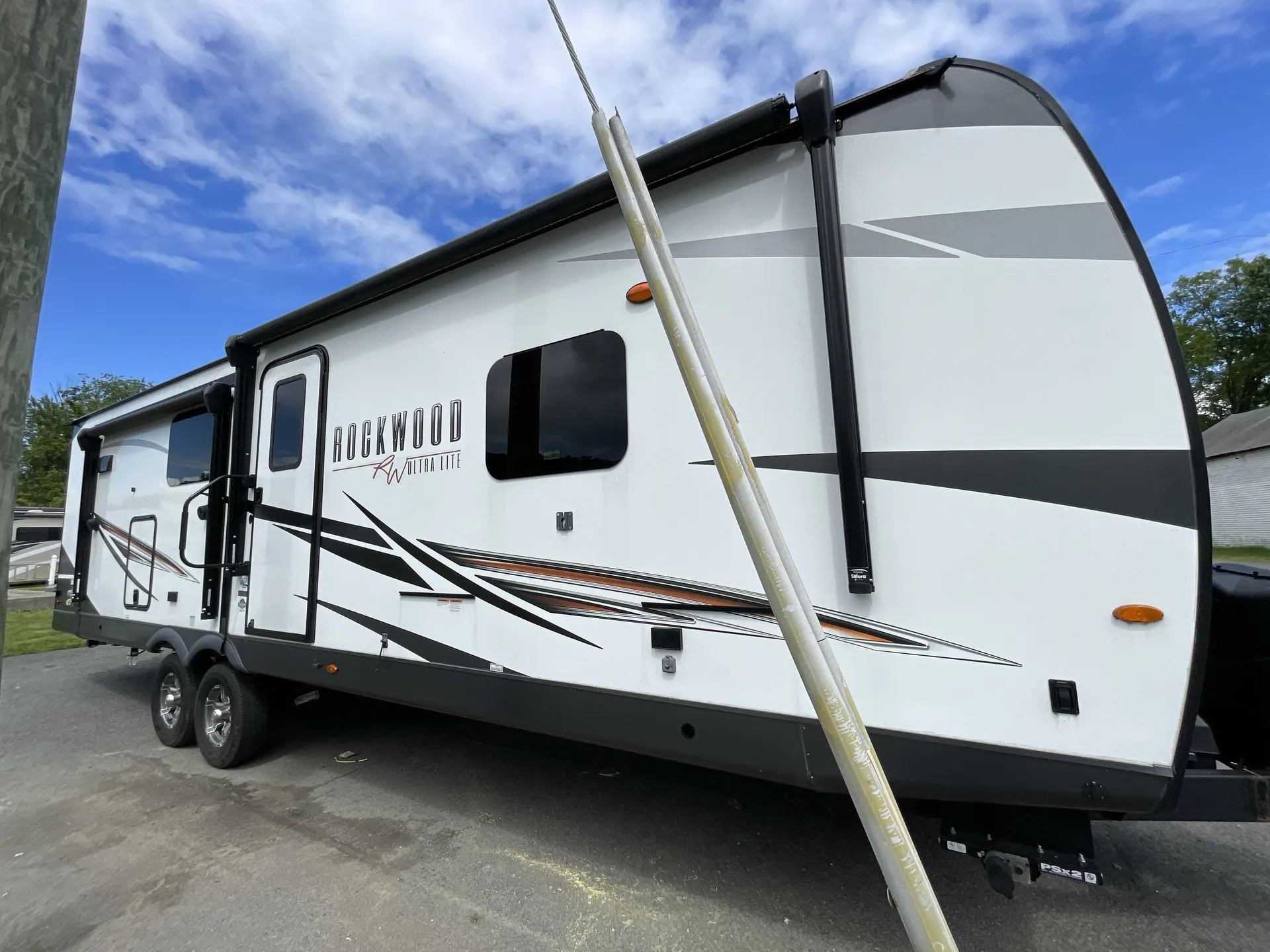 2022 Forest River Rockwood Ultra Lite 2720IK — campside