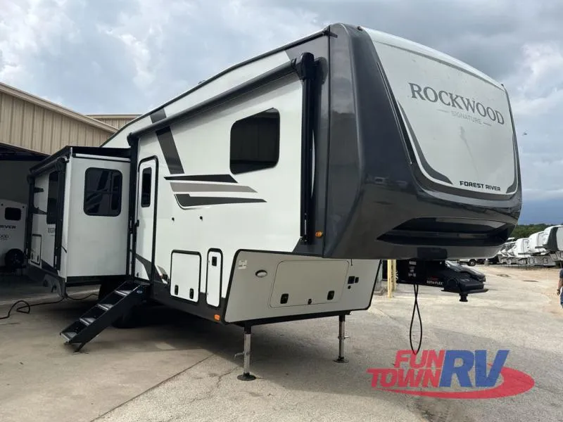2026 Forest River RV Rockwood Signature 331RL - Main photo