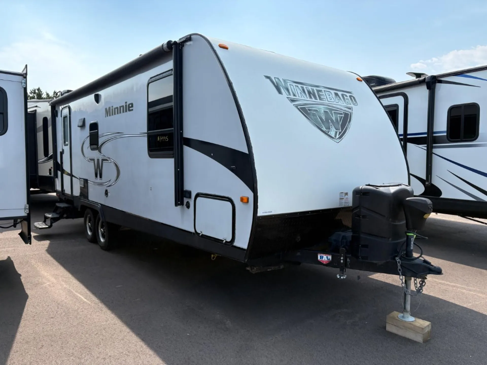 2018 Winnebago Minnie 2250DS - Photo 2