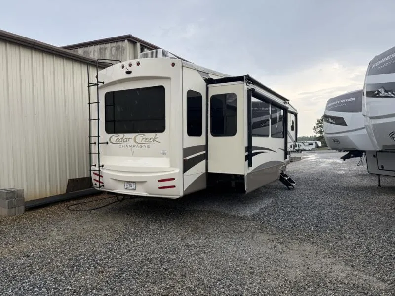 2017 Forest River Cedar Creek Champagne Edition 38EL - Photo 4