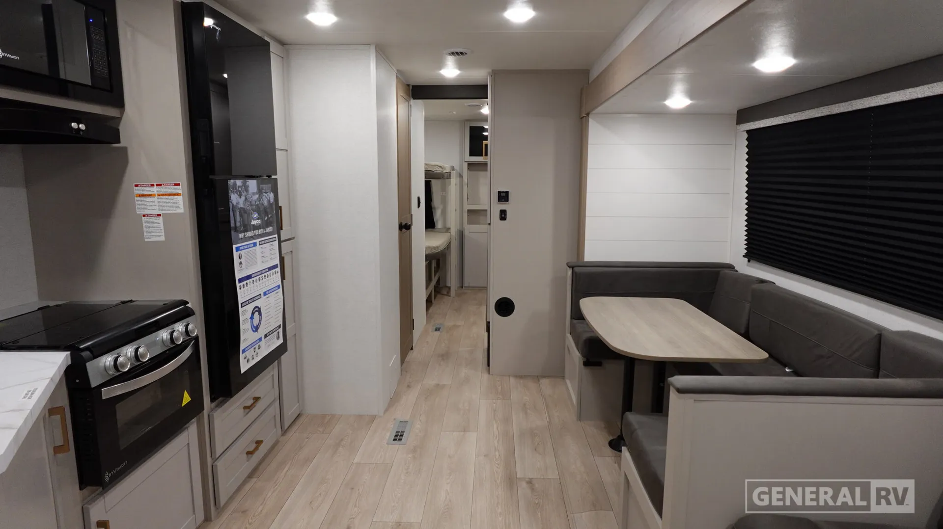 2027 Jayco Jay Flight SLX 321BDS - Photo 3