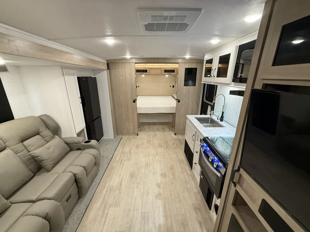 2025 Forest River Solaire 2420RBS, Photos photo 5
